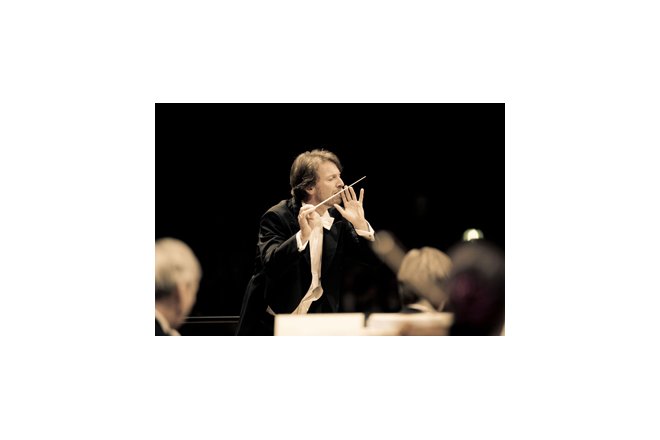 Marc Albrecht dirige l'Orchestre Philharmonique de Strasbourg