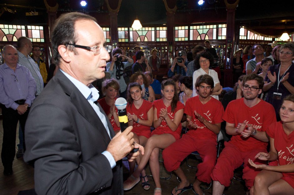 François Hollande rencontre les jeunes compagnies au Festival OFF d'Avignon